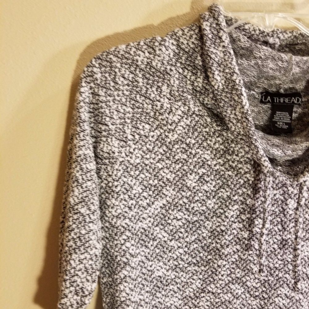 LA Threads sweater - Picture 2 of 8
